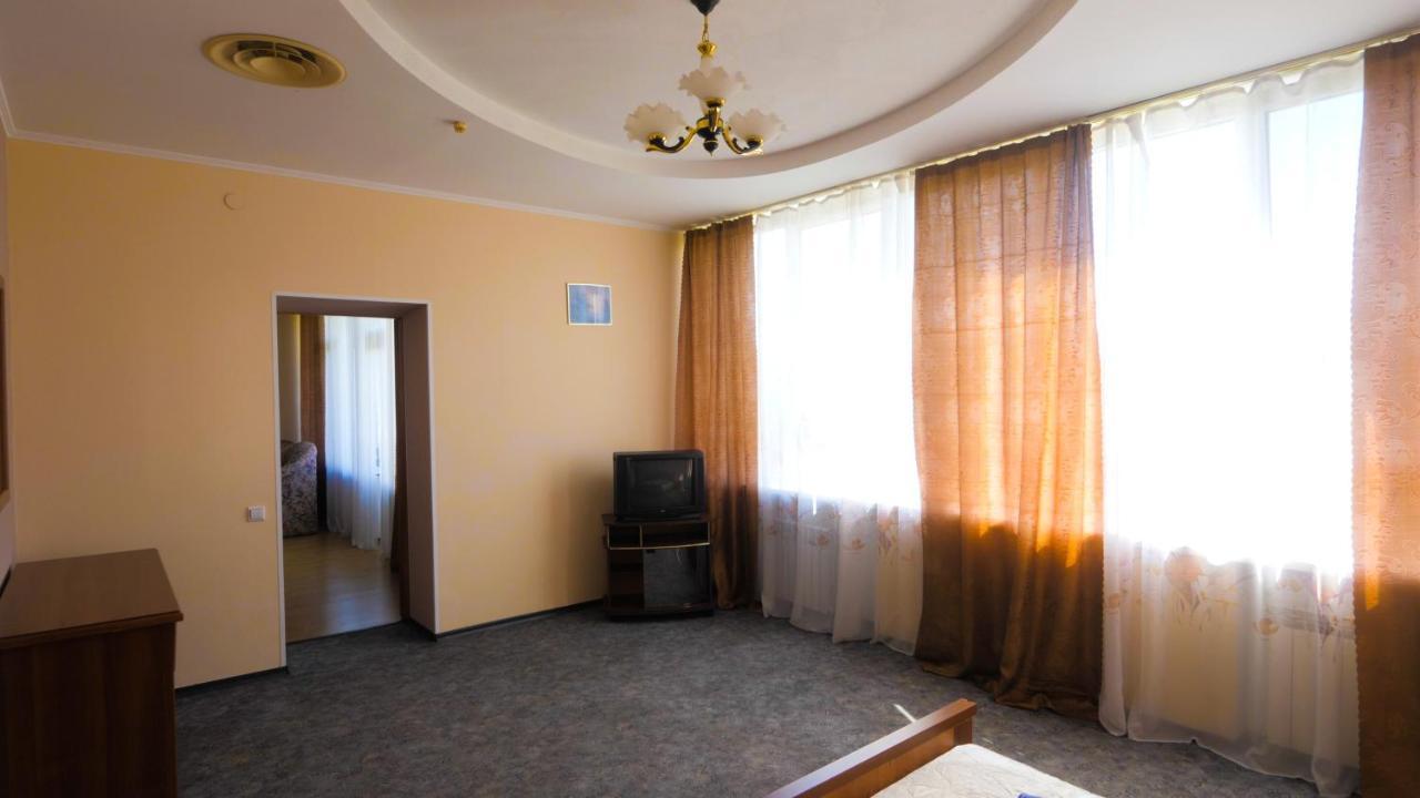 Hotel Pectoral On Khortytsia Zaporizhia Exterior foto