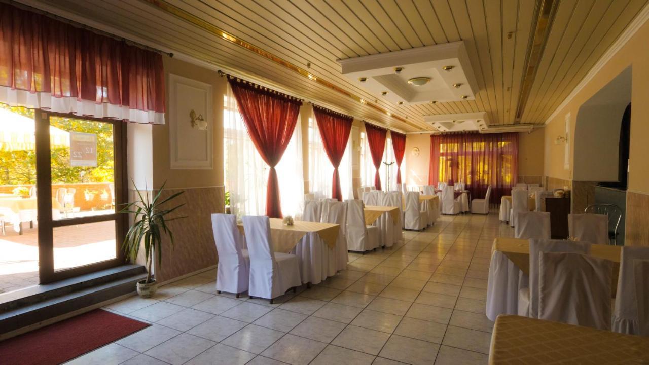 Hotel Pectoral On Khortytsia Zaporizhia Exterior foto
