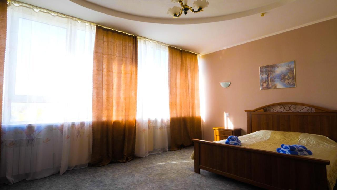 Hotel Pectoral On Khortytsia Zaporizhia Exterior foto