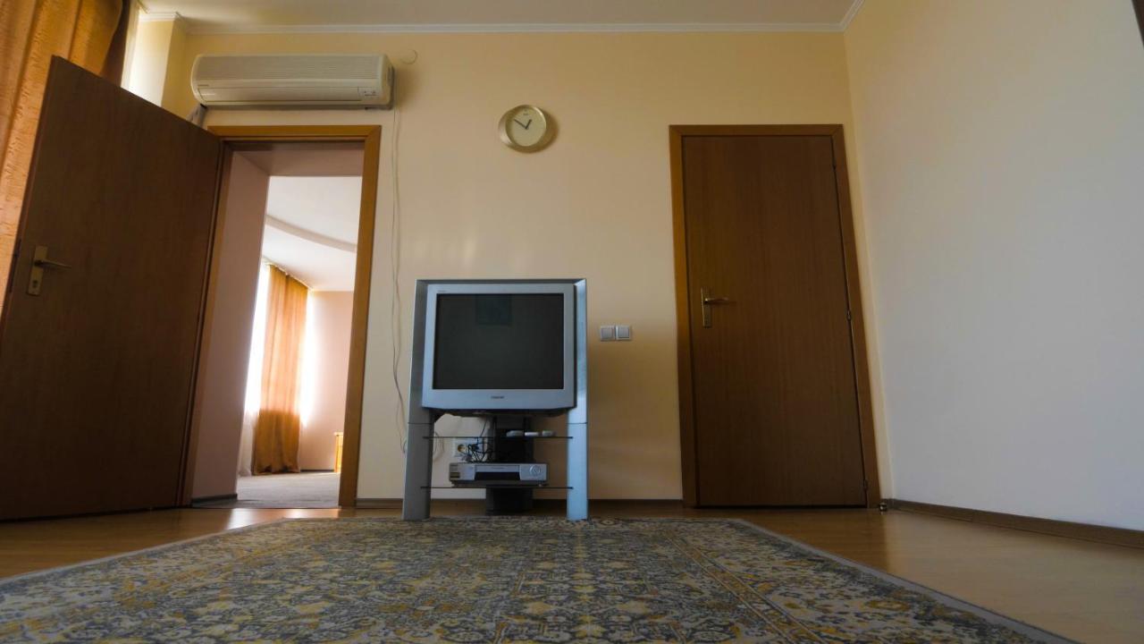Hotel Pectoral On Khortytsia Zaporizhia Exterior foto