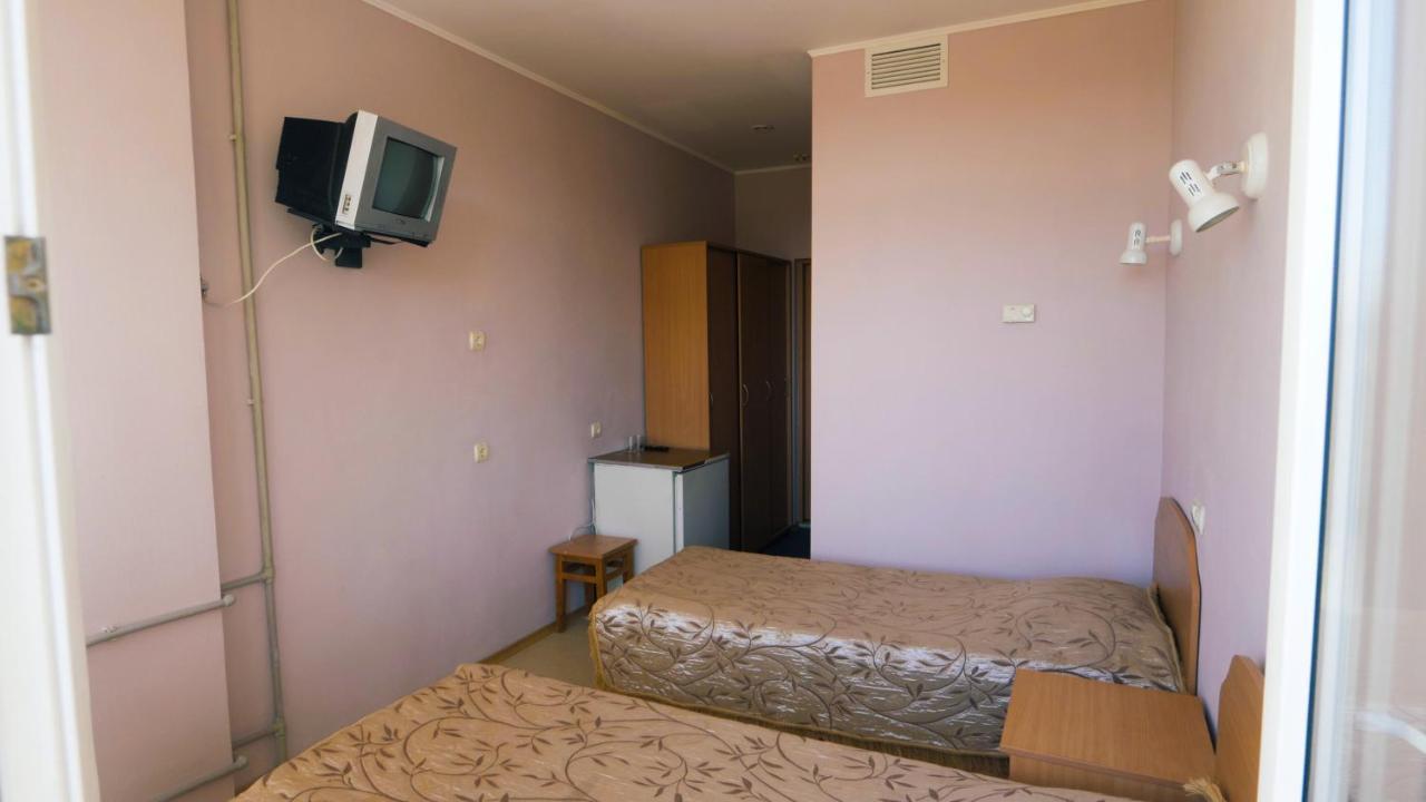 Hotel Pectoral On Khortytsia Zaporizhia Exterior foto