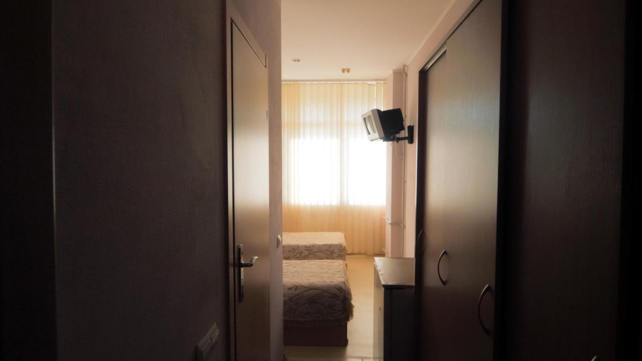 Hotel Pectoral On Khortytsia Zaporizhia Exterior foto